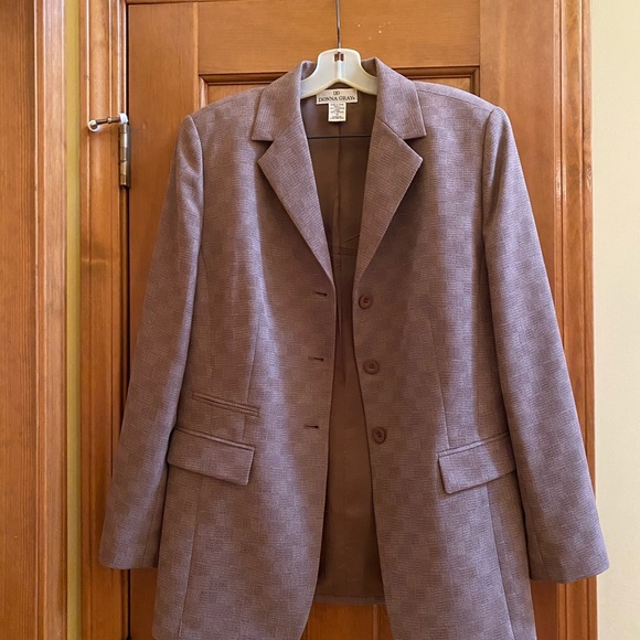 Sporty all year round, tan, bone, pant suit. - Picture 3 of 4